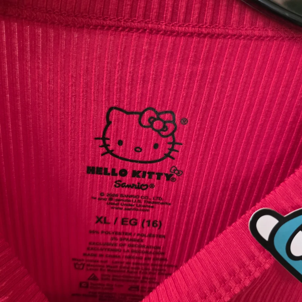Hello Kitty Red Girls' Graphic Tee - Picture 3 of 6